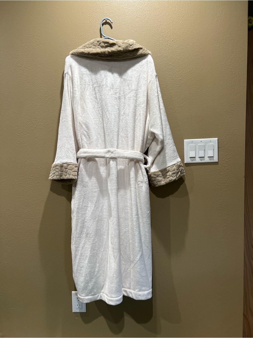 Fraiche Maison Cream Bath Robe with Taupe Trim - Plush Cozy Wrap Women size XL